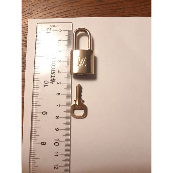 *GENUINE* 2 TWO Louis Vuitton Locks *INCLUDES KEY* - Picture 6 of 12